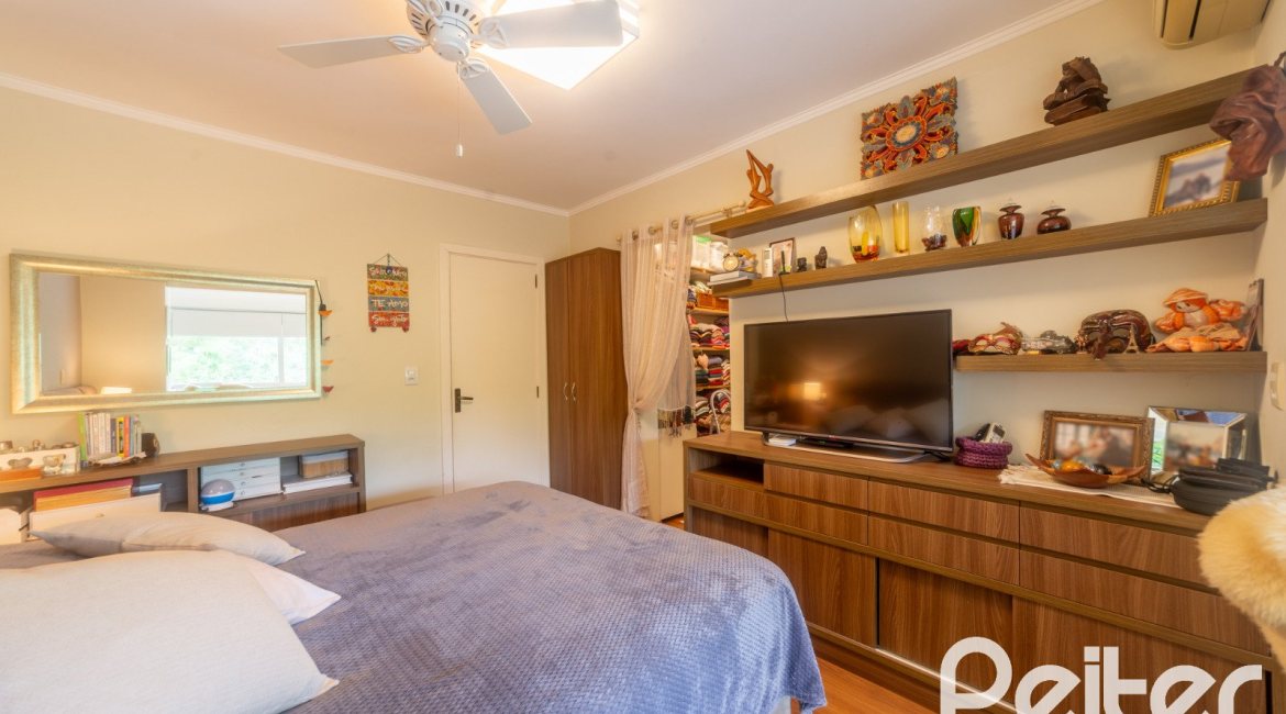 Casa em Condomínio à venda com 181m², 3 dormitórios, 1 suíte, 2 vagas, no bairro Ipanema em Porto Alegre