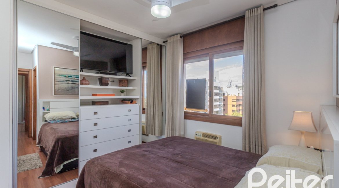 Cobertura à venda com 145m², 2 dormitórios, 1 suíte, 2 vagas, no bairro Tristeza em PORTO ALEGRE