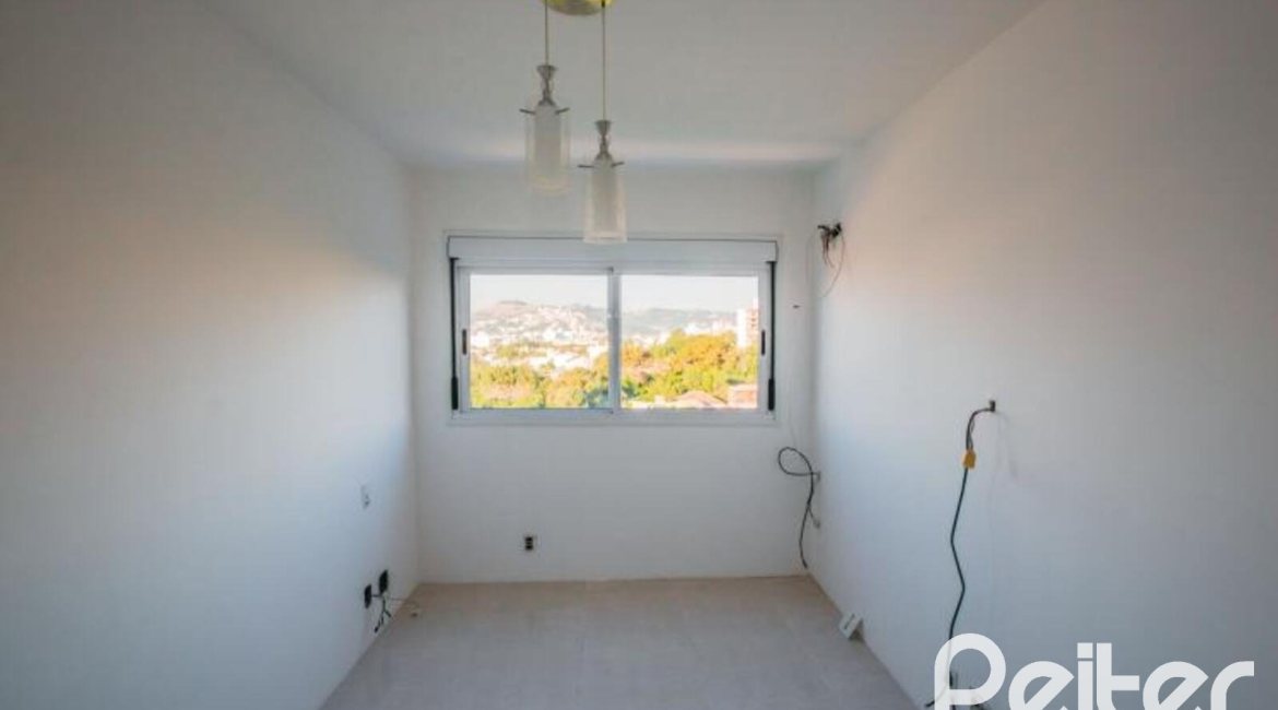 Apartamento à venda com 65m², 2 dormitórios, 1 suíte, 2 vagas, no bairro Tristeza em PORTO ALEGRE