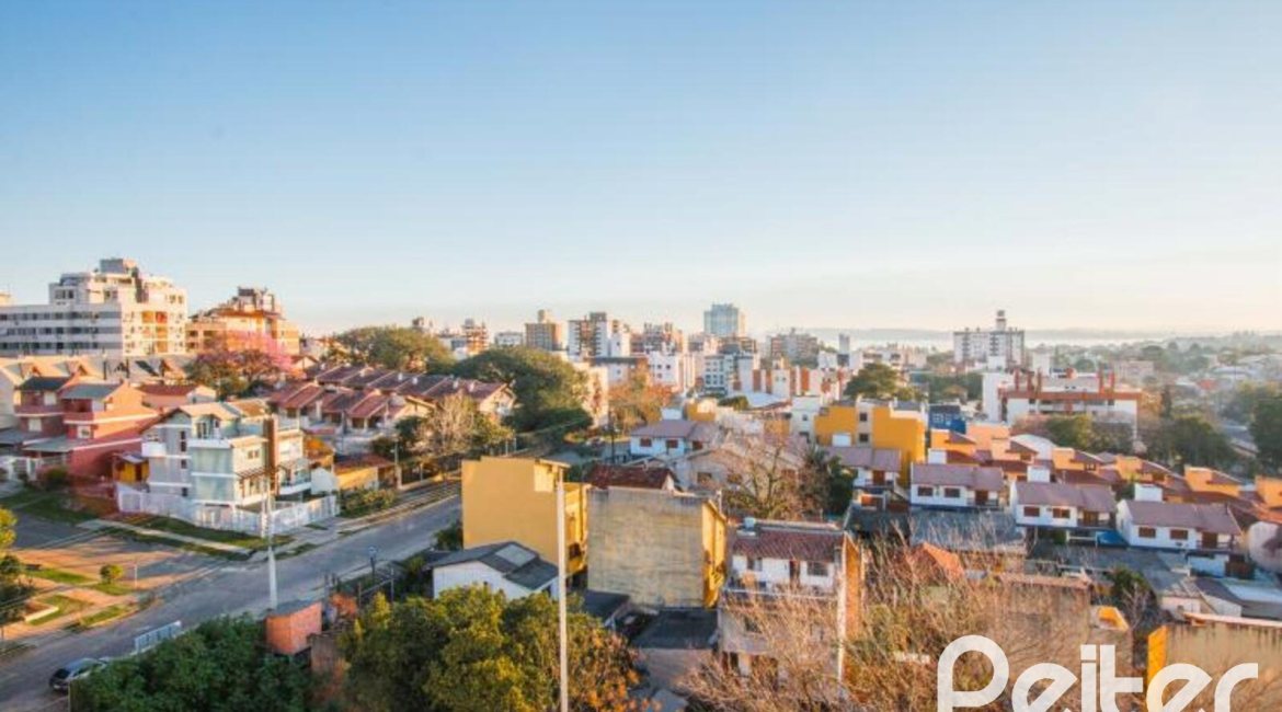 Apartamento à venda com 65m², 2 dormitórios, 1 suíte, 2 vagas, no bairro Tristeza em PORTO ALEGRE