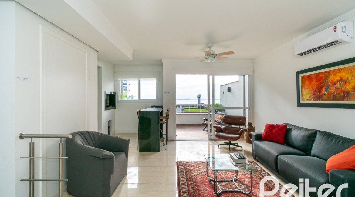 Casa em Condomínio à venda com 250m², 3 dormitórios, 3 suítes, 3 vagas, no bairro Cristal em Porto Alegre