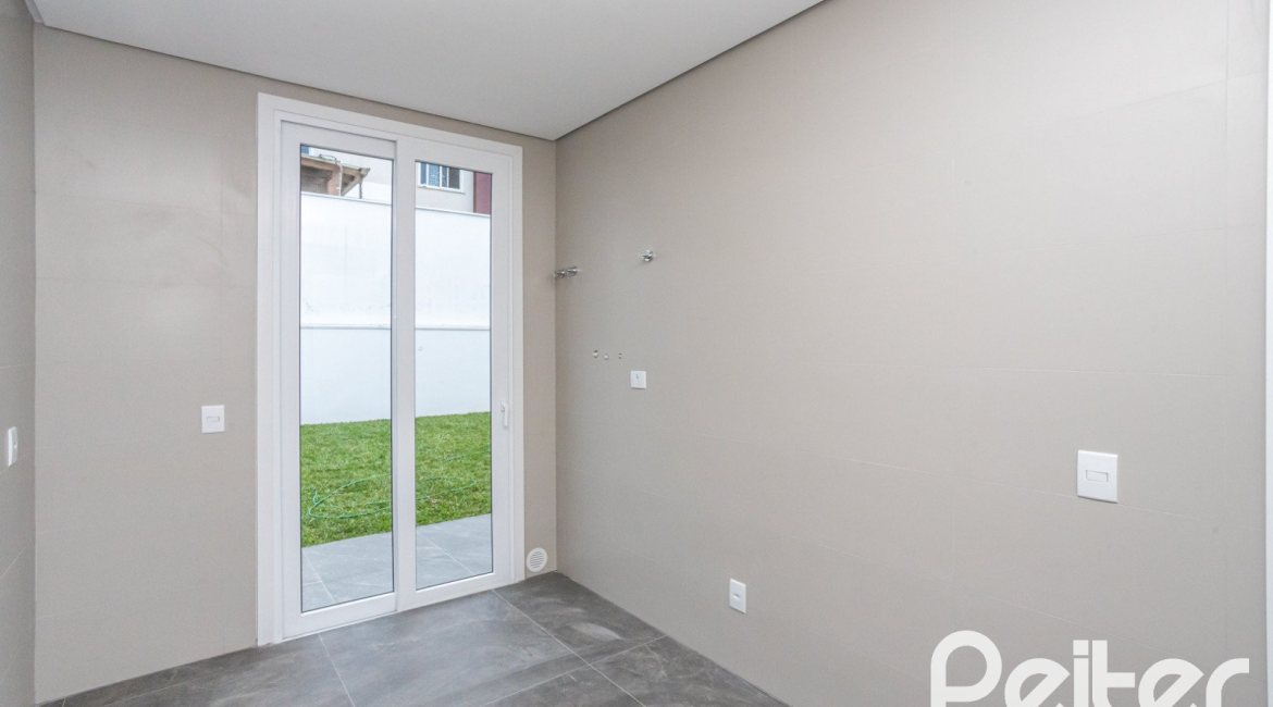 Casa em Condomínio à venda com 256m², 3 dormitórios, 3 suítes, 2 vagas, no bairro Hipica em PORTO ALEGRE