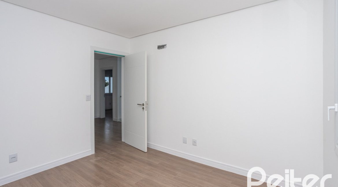 Casa em Condomínio à venda com 256m², 3 dormitórios, 3 suítes, 2 vagas, no bairro Hipica em PORTO ALEGRE