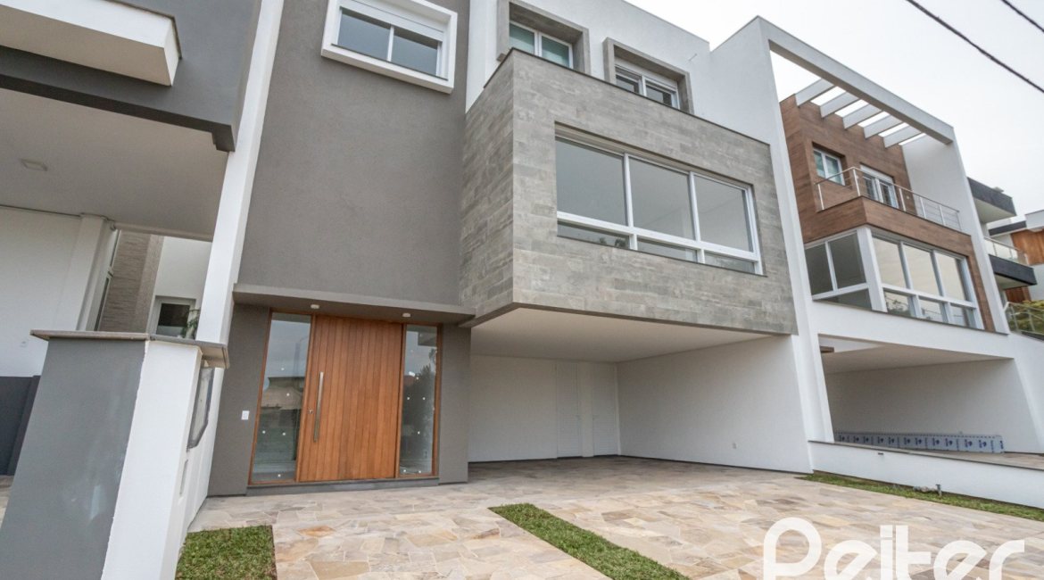 Casa em Condomínio à venda com 254m², 3 dormitórios, 3 suítes, 2 vagas, no bairro Hipica em PORTO ALEGRE