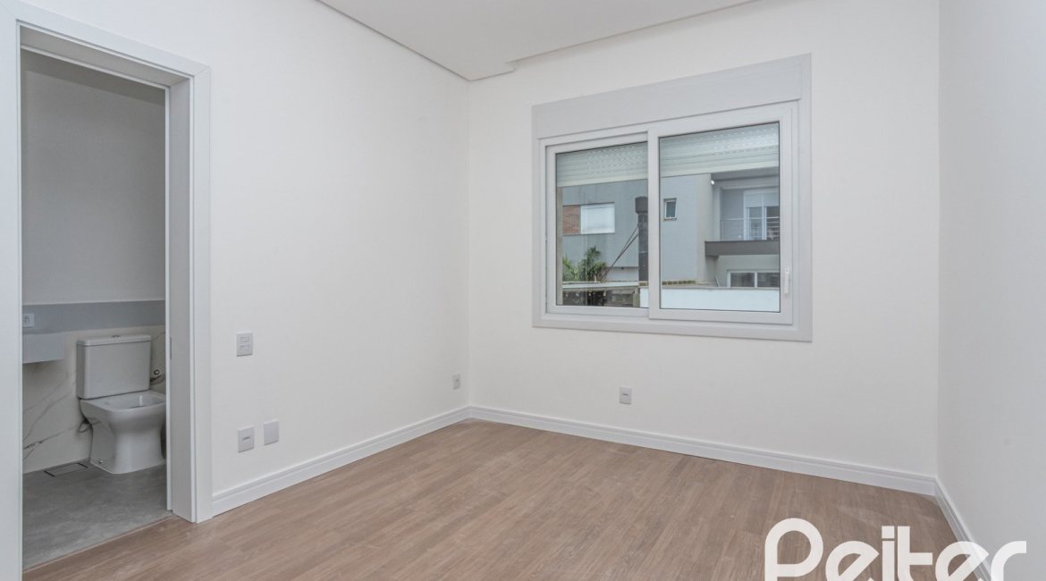 Casa em Condomínio à venda com 254m², 3 dormitórios, 3 suítes, 2 vagas, no bairro Hipica em PORTO ALEGRE