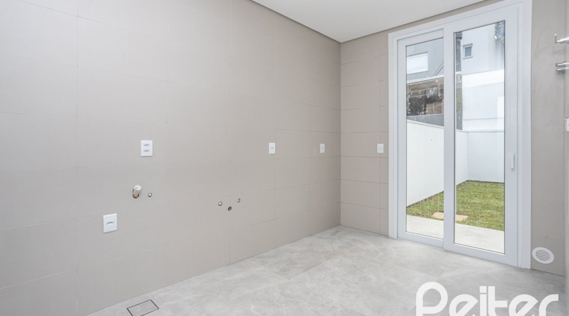 Casa em Condomínio à venda com 254m², 3 dormitórios, 3 suítes, 2 vagas, no bairro Hipica em PORTO ALEGRE