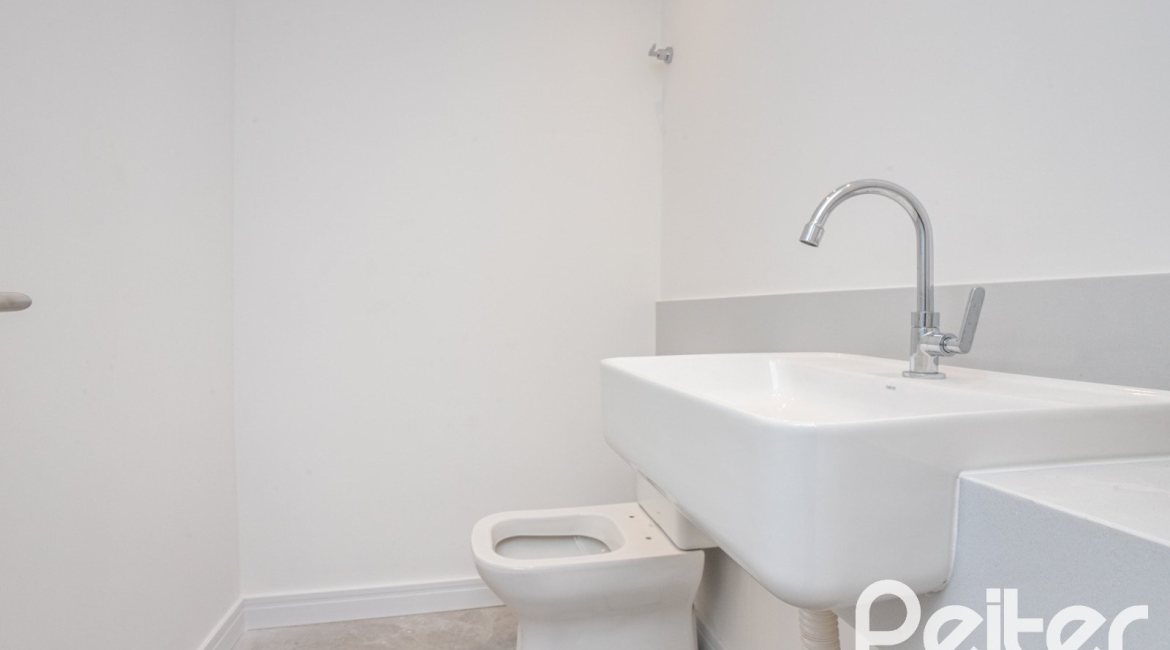 Casa em Condomínio à venda com 254m², 3 dormitórios, 3 suítes, 2 vagas, no bairro Hipica em PORTO ALEGRE