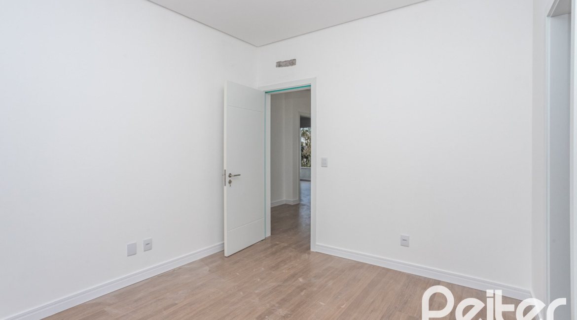 Casa em Condomínio à venda com 254m², 3 dormitórios, 3 suítes, 2 vagas, no bairro Hipica em PORTO ALEGRE