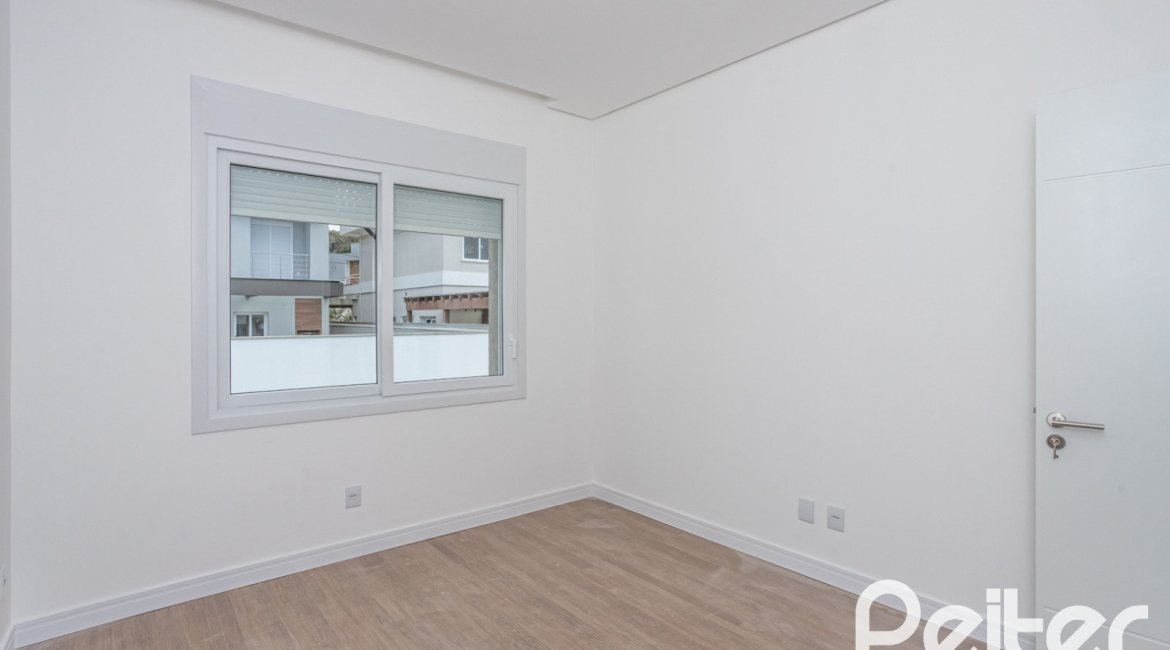 Casa em Condomínio à venda com 254m², 3 dormitórios, 3 suítes, 2 vagas, no bairro Hipica em PORTO ALEGRE