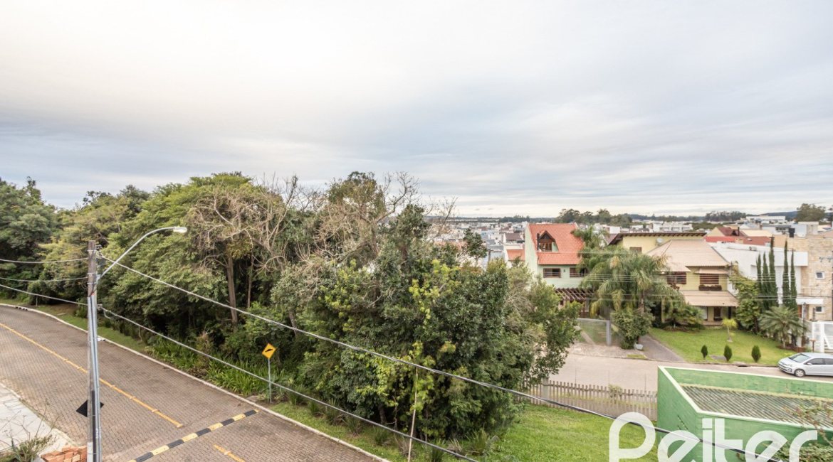 Casa em Condomínio à venda com 254m², 3 dormitórios, 3 suítes, 2 vagas, no bairro Hipica em PORTO ALEGRE