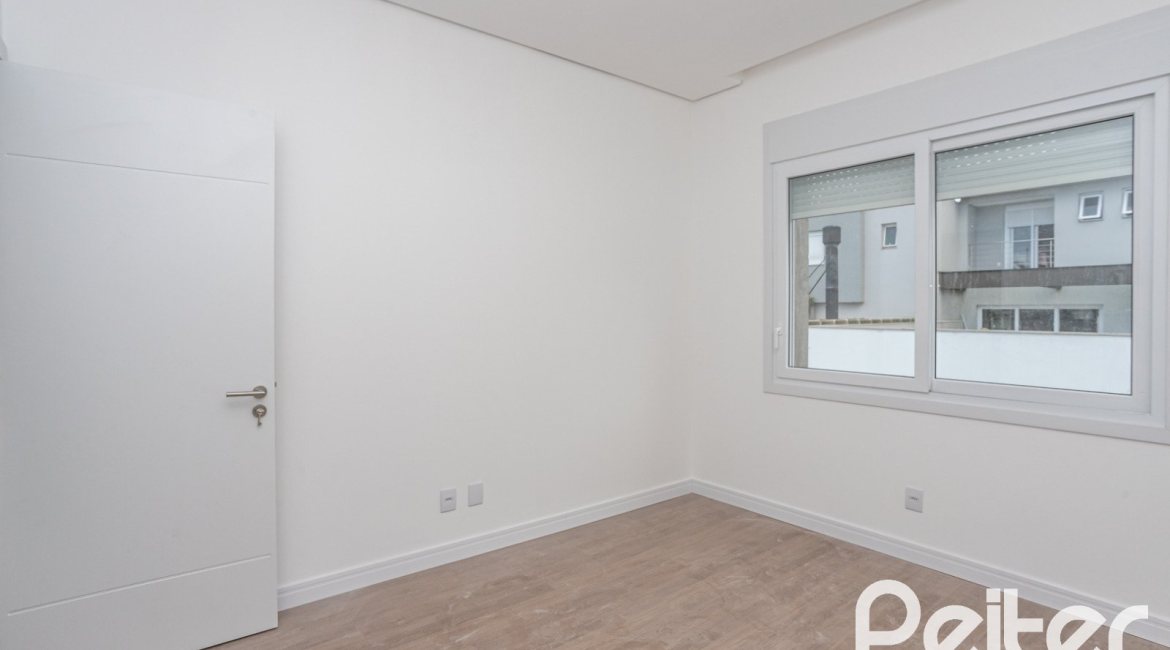 Casa em Condomínio à venda com 254m², 3 dormitórios, 3 suítes, 2 vagas, no bairro Hipica em PORTO ALEGRE