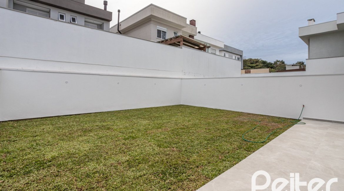 Casa em Condomínio à venda com 254m², 3 dormitórios, 3 suítes, 2 vagas, no bairro Hipica em PORTO ALEGRE