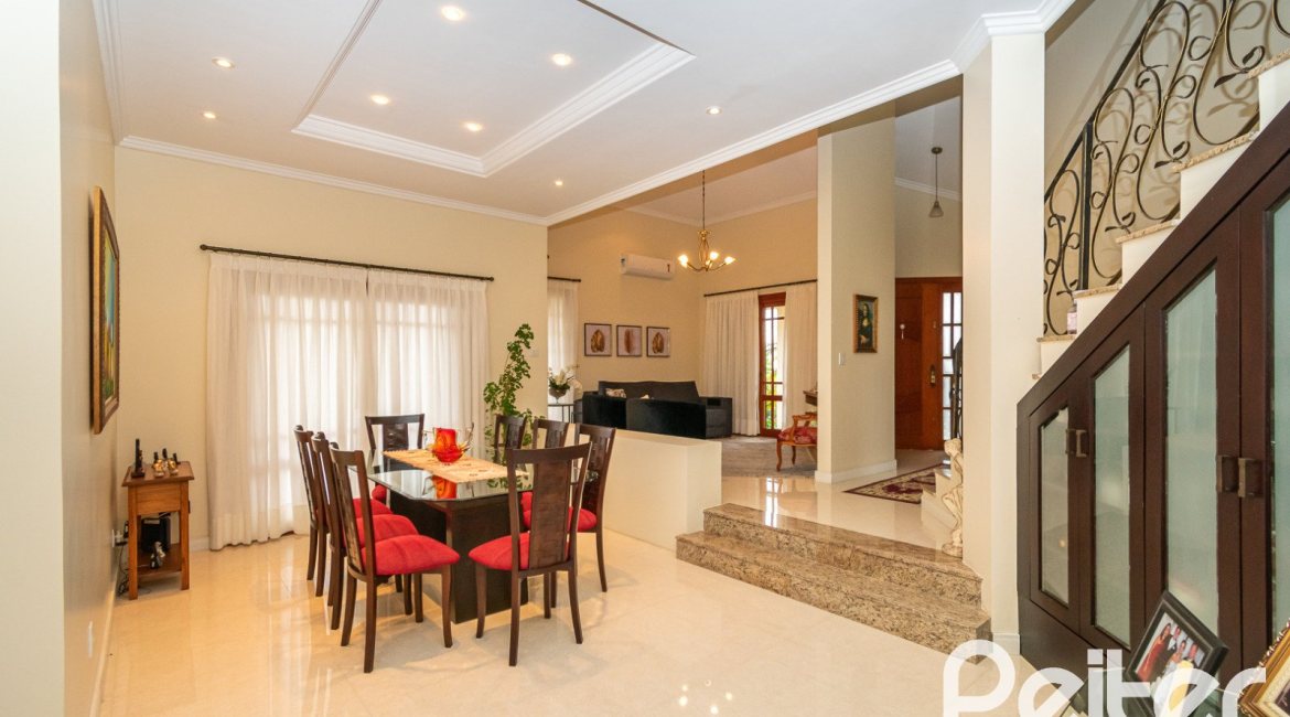 Casa em Condomínio à venda com 477m², 3 dormitórios, 1 suíte, 3 vagas, no bairro Nonoai em Porto Alegre