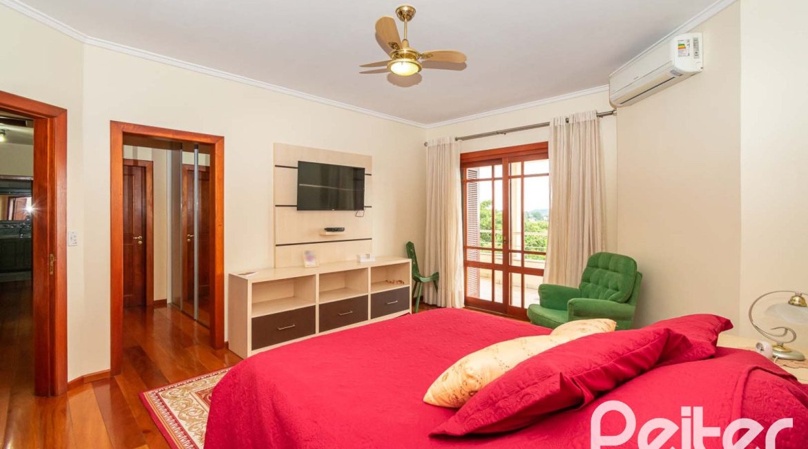 Casa em Condomínio à venda com 477m², 3 dormitórios, 1 suíte, 3 vagas, no bairro Nonoai em Porto Alegre