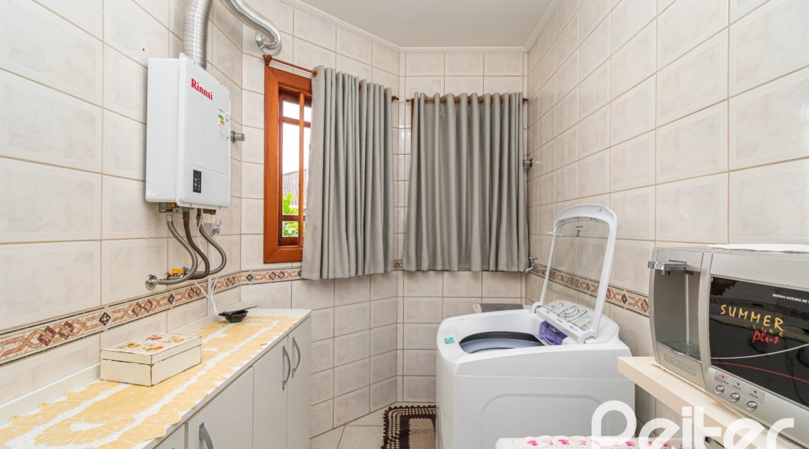 Casa em Condomínio à venda com 477m², 3 dormitórios, 1 suíte, 3 vagas, no bairro Nonoai em Porto Alegre