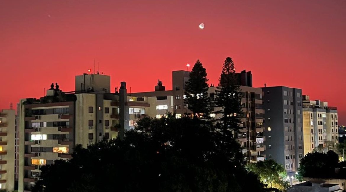 Apartamento à venda com 83m², 3 dormitórios, 1 suíte, 2 vagas, no bairro Tristeza em PORTO ALEGRE