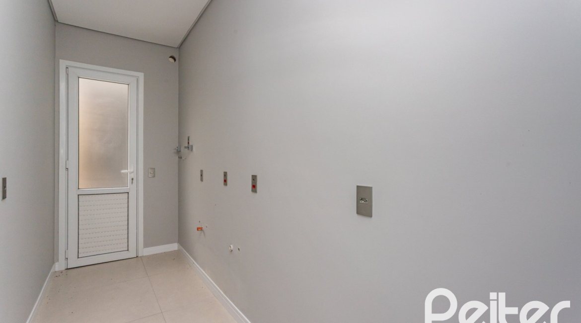 Casa em Condomínio à venda com 174m², 3 dormitórios, 3 suítes, 2 vagas, no bairro Hipica em PORTO ALEGRE