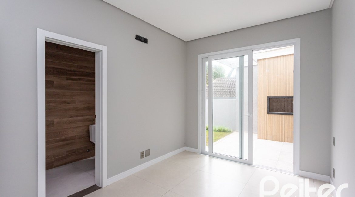 Casa em Condomínio à venda com 174m², 3 dormitórios, 3 suítes, 2 vagas, no bairro Hipica em PORTO ALEGRE