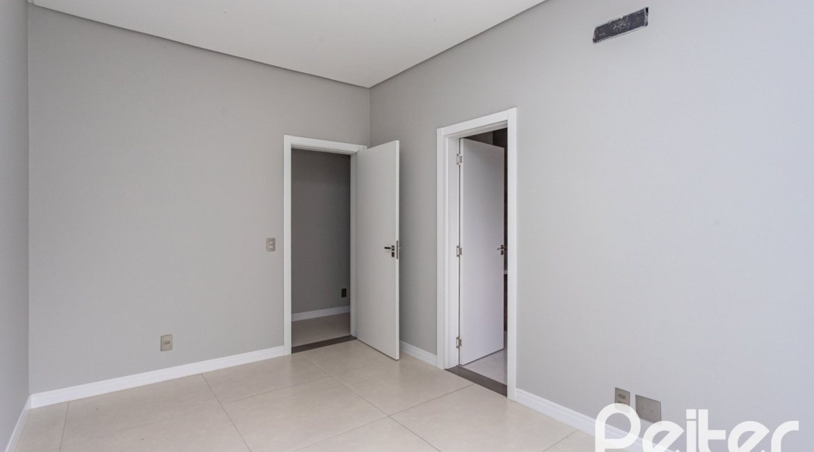 Casa em Condomínio à venda com 174m², 3 dormitórios, 3 suítes, 2 vagas, no bairro Hipica em PORTO ALEGRE