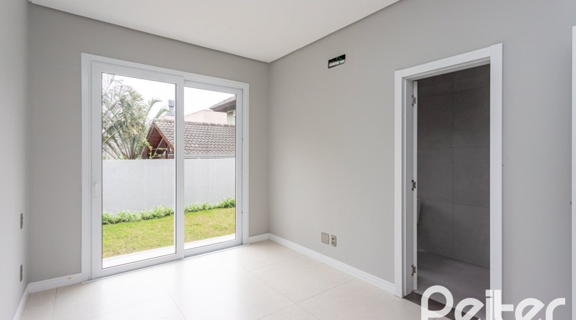 Casa em Condomínio à venda com 174m², 3 dormitórios, 3 suítes, 2 vagas, no bairro Hipica em PORTO ALEGRE