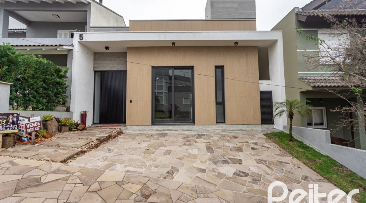 Casa em Condomínio à venda com 174m², 3 dormitórios, 3 suítes, 2 vagas, no bairro Hipica em PORTO ALEGRE