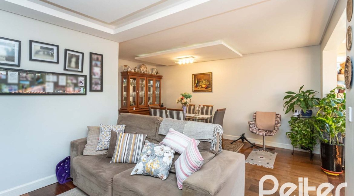 Apartamento à venda com 123m², 3 dormitórios, 1 suíte, 2 vagas, no bairro Ipanema em Porto Alegre