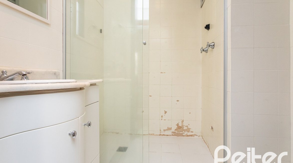 Apartamento à venda com 123m², 3 dormitórios, 1 suíte, 2 vagas, no bairro Ipanema em Porto Alegre