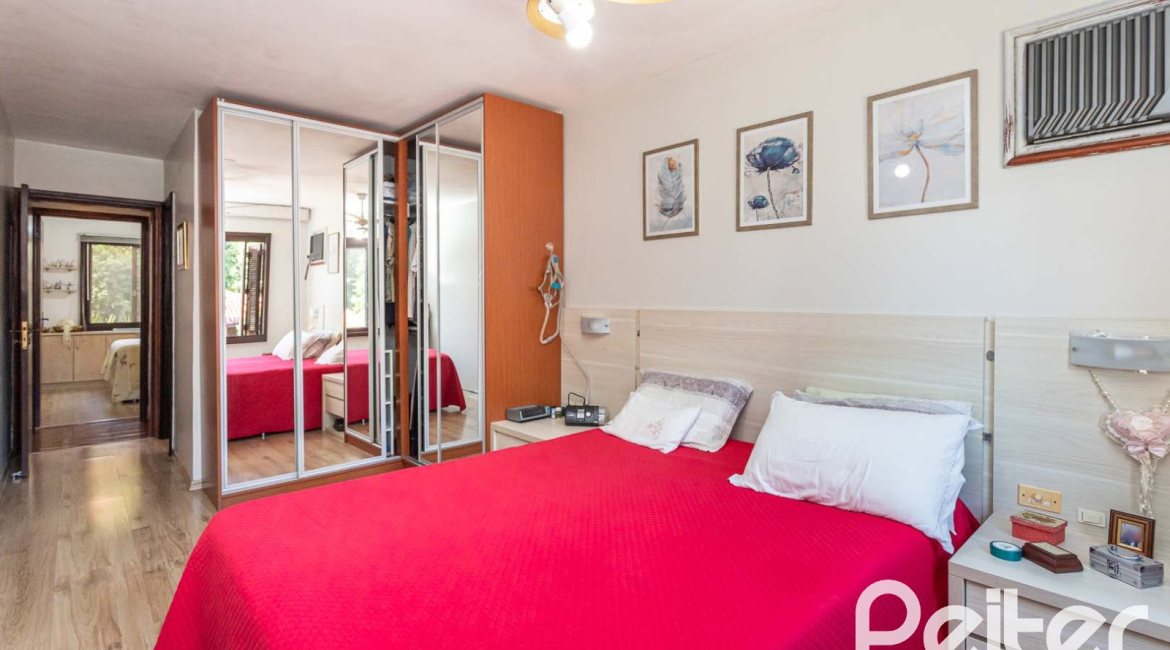 Apartamento à venda com 123m², 3 dormitórios, 1 suíte, 2 vagas, no bairro Ipanema em Porto Alegre