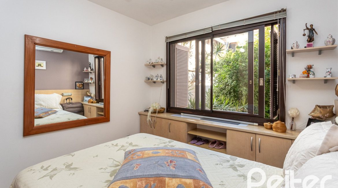 Apartamento à venda com 123m², 3 dormitórios, 1 suíte, 2 vagas, no bairro Ipanema em Porto Alegre