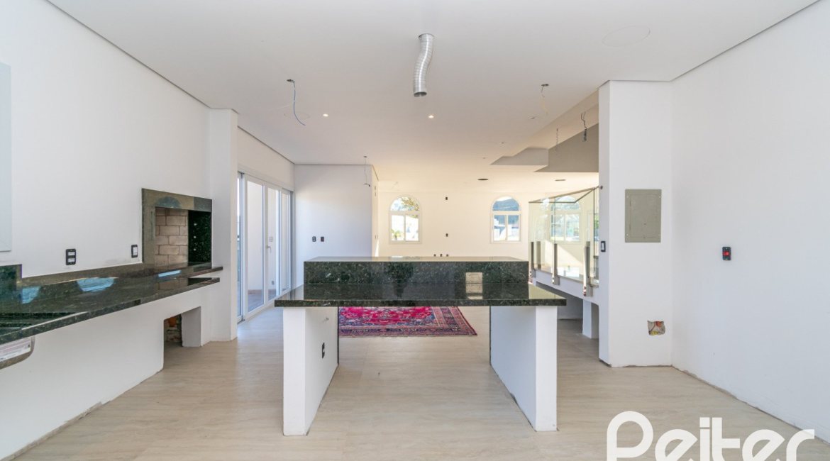 Casa em Condomínio à venda com 345m², 3 dormitórios, 3 suítes, 4 vagas, no bairro Alphaville em PORTO ALEGRE