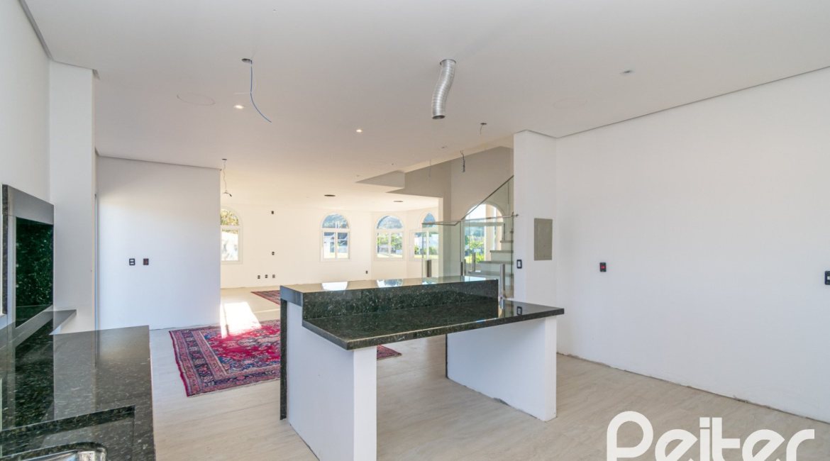 Casa em Condomínio à venda com 345m², 3 dormitórios, 3 suítes, 4 vagas, no bairro Alphaville em PORTO ALEGRE