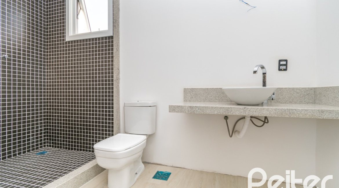 Casa em Condomínio à venda com 345m², 3 dormitórios, 3 suítes, 4 vagas, no bairro Alphaville em PORTO ALEGRE