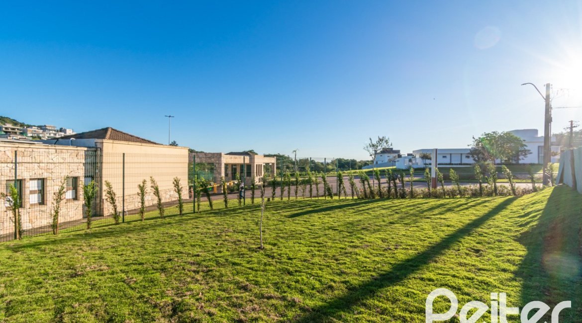 Casa em Condomínio à venda com 345m², 3 dormitórios, 3 suítes, 4 vagas, no bairro Alphaville em PORTO ALEGRE