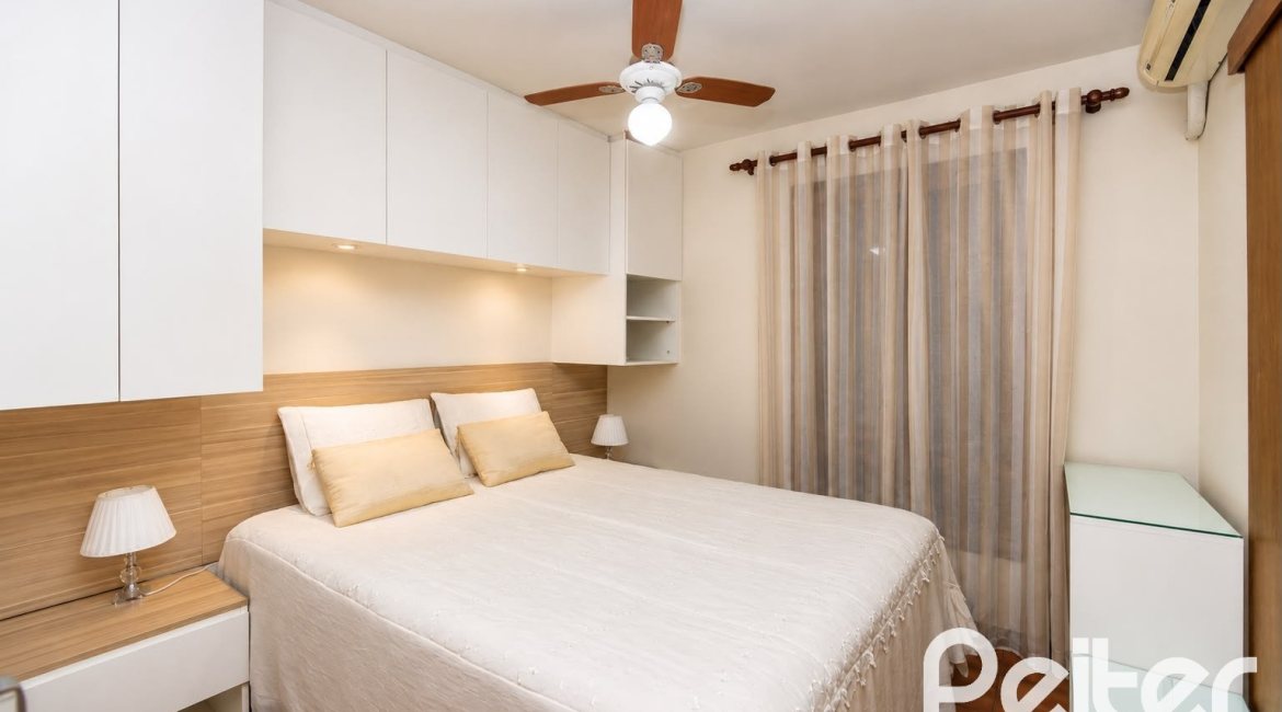 Casa à venda com 253m², 5 dormitórios, 2 suítes, 4 vagas, no bairro Ipanema em Porto Alegre