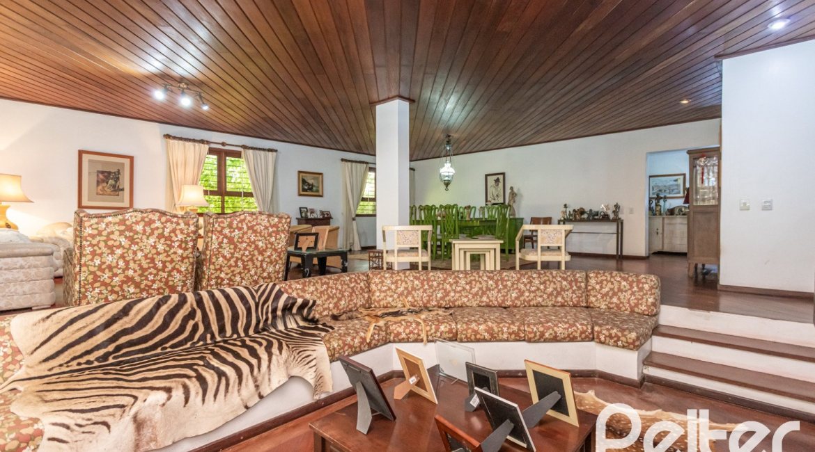 Casa em Condomínio à venda com 701m², 6 dormitórios, 2 suítes, 10 vagas, no bairro Cavalhada em PORTO ALEGRE