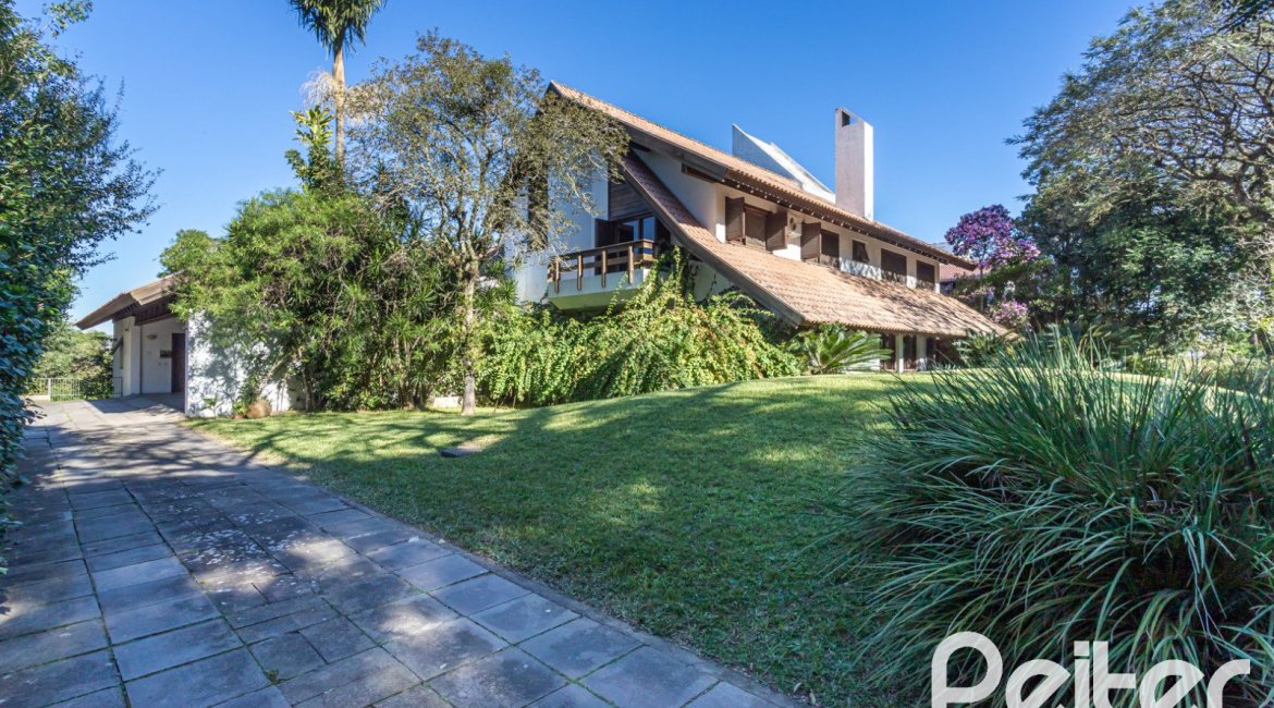 Casa em Condomínio à venda com 701m², 6 dormitórios, 2 suítes, 10 vagas, no bairro Cavalhada em PORTO ALEGRE