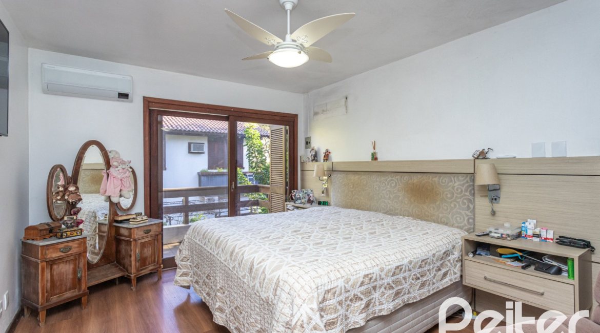 Casa em Condomínio à venda com 701m², 6 dormitórios, 2 suítes, 10 vagas, no bairro Cavalhada em PORTO ALEGRE