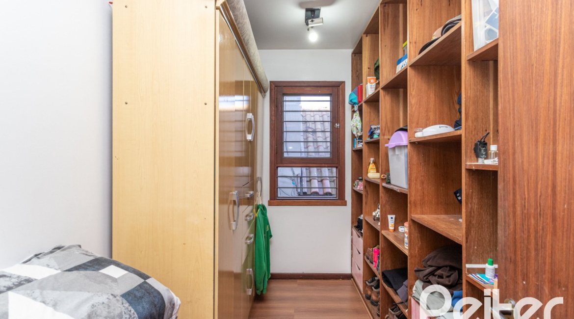 Casa em Condomínio à venda com 701m², 6 dormitórios, 2 suítes, 10 vagas, no bairro Cavalhada em PORTO ALEGRE