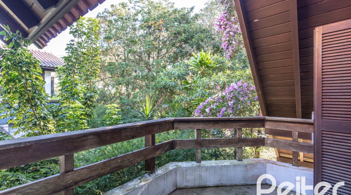 Casa em Condomínio à venda com 701m², 6 dormitórios, 2 suítes, 10 vagas, no bairro Cavalhada em PORTO ALEGRE