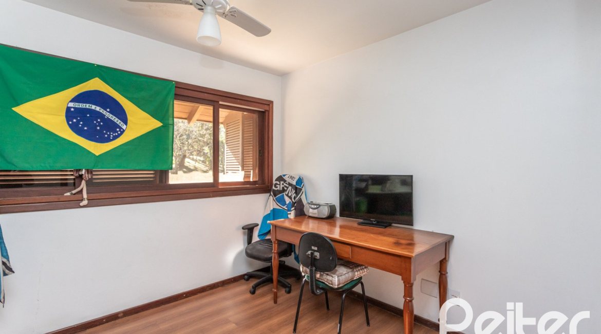 Casa em Condomínio à venda com 701m², 6 dormitórios, 2 suítes, 10 vagas, no bairro Cavalhada em PORTO ALEGRE