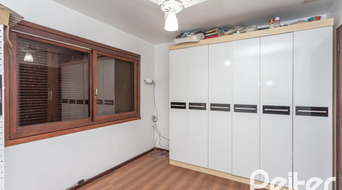 Casa em Condomínio à venda com 701m², 6 dormitórios, 2 suítes, 10 vagas, no bairro Cavalhada em PORTO ALEGRE