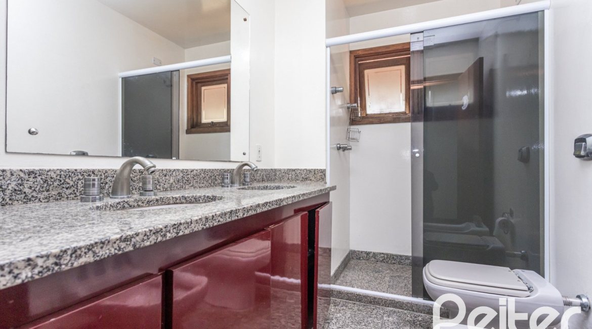 Casa em Condomínio à venda com 701m², 6 dormitórios, 2 suítes, 10 vagas, no bairro Cavalhada em PORTO ALEGRE