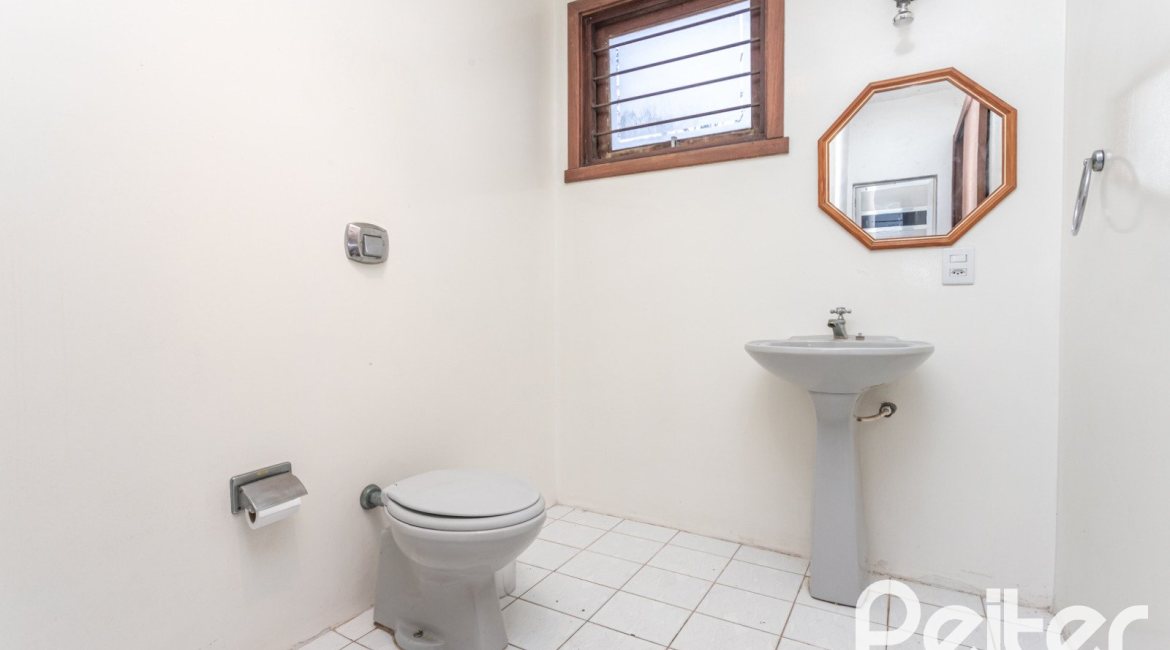 Casa em Condomínio à venda com 701m², 6 dormitórios, 2 suítes, 10 vagas, no bairro Cavalhada em PORTO ALEGRE