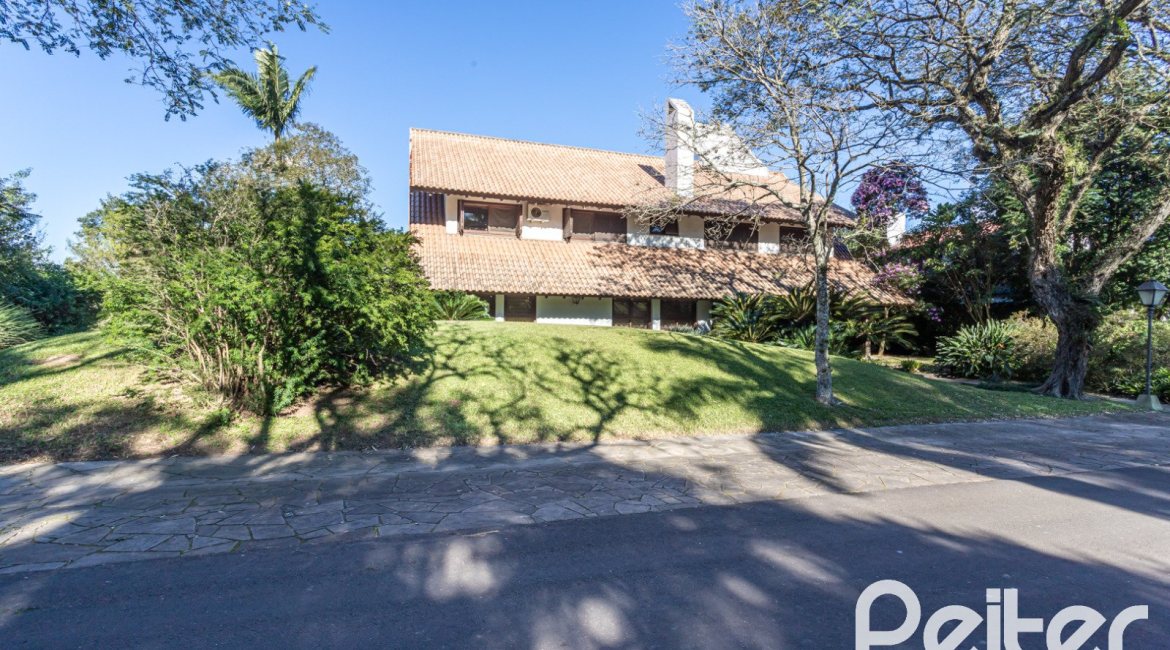 Casa em Condomínio à venda com 701m², 6 dormitórios, 2 suítes, 10 vagas, no bairro Cavalhada em PORTO ALEGRE