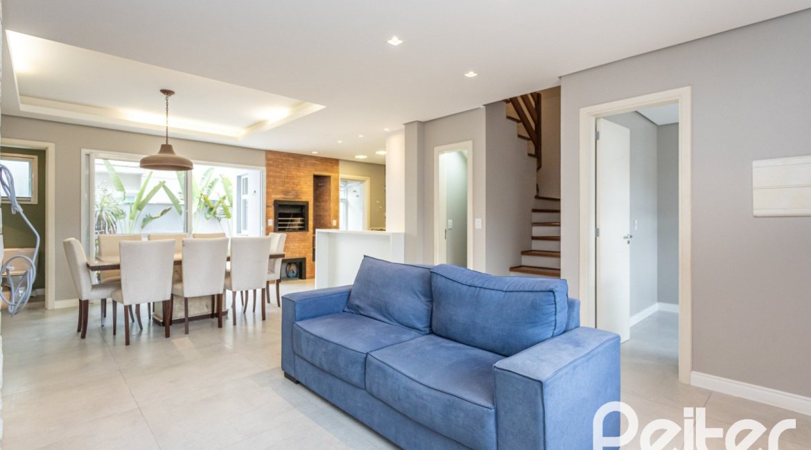 Casa em Condomínio à venda com 136m², 3 dormitórios, 1 suíte, 2 vagas, no bairro Hípica em Porto Alegre