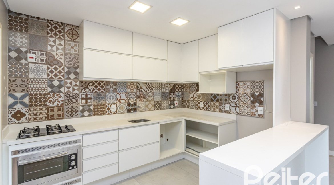 Casa em Condomínio à venda com 136m², 3 dormitórios, 1 suíte, 2 vagas, no bairro Hípica em Porto Alegre