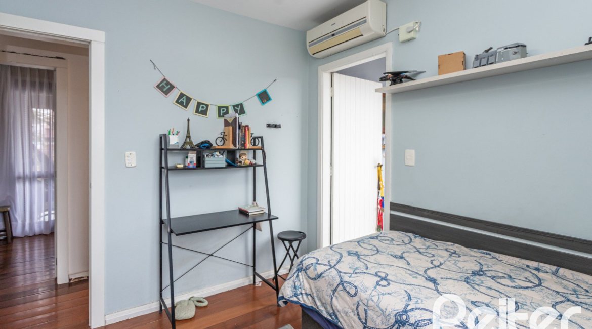 Casa em Condomínio à venda com 212m², 4 dormitórios, 1 suíte, 2 vagas, no bairro Espírito Santo em Porto Alegre