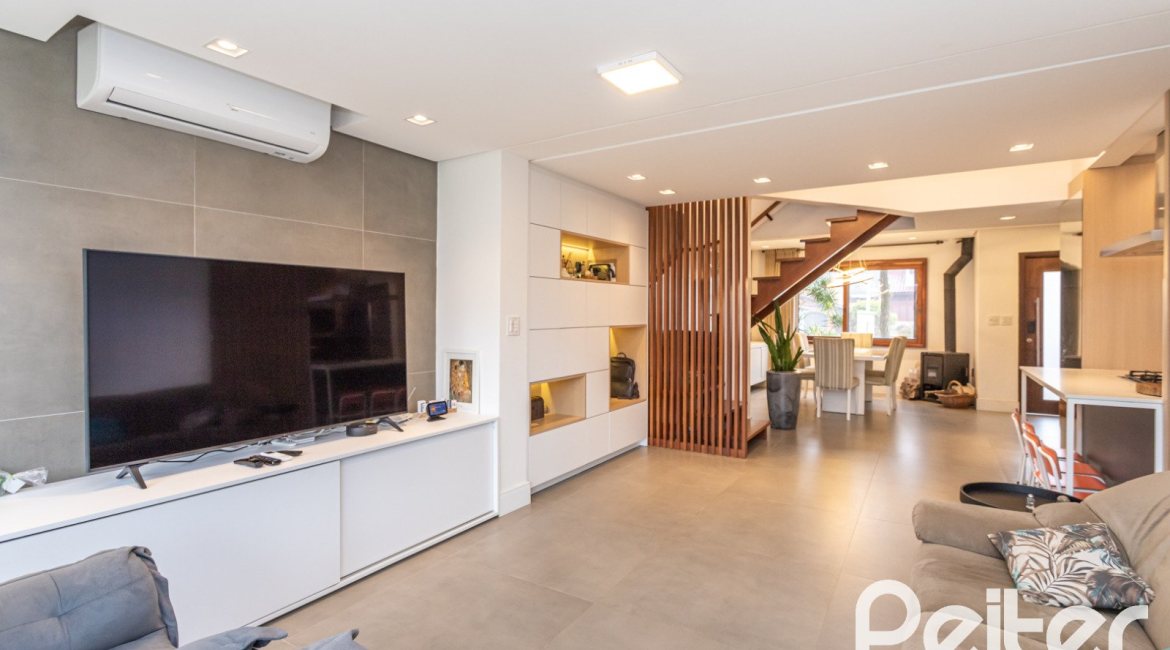 Casa em Condomínio à venda com 212m², 4 dormitórios, 1 suíte, 2 vagas, no bairro Espírito Santo em Porto Alegre