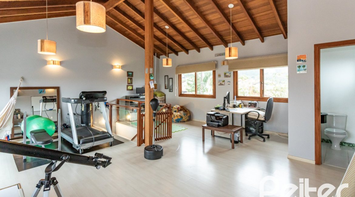 Casa em Condomínio à venda com 212m², 4 dormitórios, 1 suíte, 2 vagas, no bairro Espírito Santo em Porto Alegre