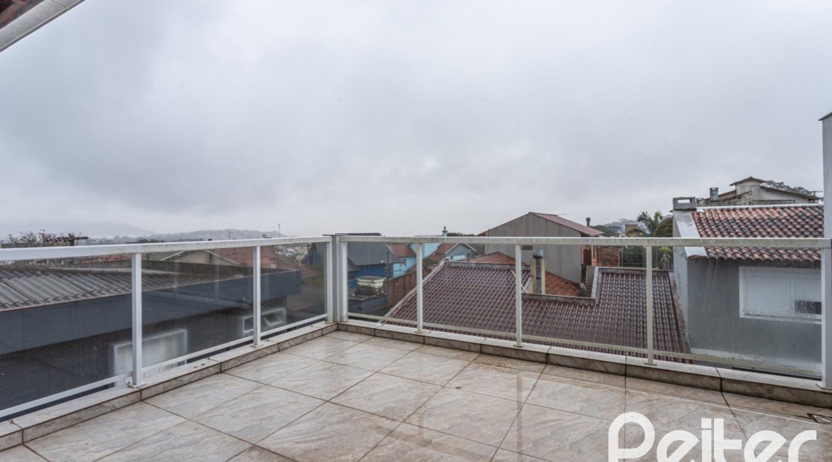 Casa em Condomínio à venda com 212m², 4 dormitórios, 1 suíte, 2 vagas, no bairro Espírito Santo em Porto Alegre